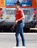 Ariel Winter Booty in Jeans, Picking up Lunch at Joan's on Third in LA