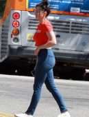 Ariel Winter Booty in Jeans, Picking up Lunch at Joan's on Third in LA