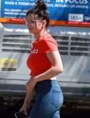 Ariel Winter Booty in Jeans, Picking up Lunch at Joan's on Third in LA