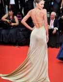 Candice Swanepoel Booty in Tight Dress at the Premiere of “The Truth” in Venice