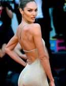 Candice Swanepoel Booty in Tight Dress at the Premiere of “The Truth” in Venice