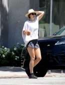 Elizabeth Olsen Leggy, Out in Studio City