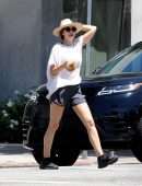 Elizabeth Olsen Leggy, Out in Studio City