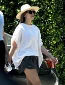 Elizabeth Olsen Leggy, Out in Studio City