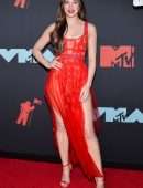 Hailee Steinfeld at 2019 MTV Video Music Awards in Newark