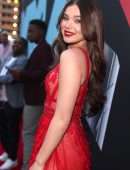Hailee Steinfeld at 2019 MTV Video Music Awards in Newark