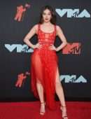 Hailee Steinfeld at 2019 MTV Video Music Awards in Newark