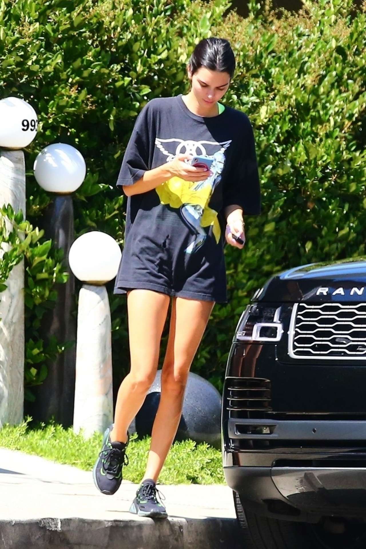 Kendall Jenner Leggy, Out in Beverly Hills