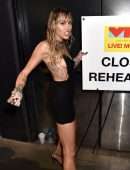 Miley Cyrus Performing Onstage Braless at 2019 MTV Video Music Awards