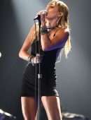 Miley-Cyrus-Leggy-871