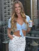 Nina Agdal Sip on Summer with Pura Still in NYC