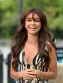 Sarah Hyland Leggy on “Extra” at Universal Studios Hollywood in Universal City
