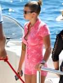 Sofia Richie Leggy, Out in France