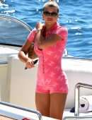 Sofia Richie Leggy, Out in France