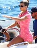 Sofia Richie Leggy, Out in France