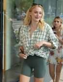 Sophie Turner Booty in Leggings in Miami