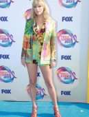 Taylor Swift at 2019 Teen Choice Awards in Los Angeles