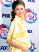 Zendaya Coleman at 2019 Teen Choice Awards in Los Angeles