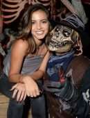 Isabela Moner Visits Knott’s Scary Farm in Buena Park