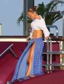 Jennifer Lopez Upskirt at the Nikki Beach in St Tropez