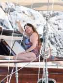 Kelly Brook Big Boobs in Swimsuit in Turkey