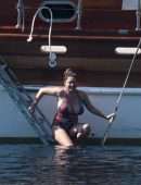 Kelly Brook Big Boobs in Swimsuit in Turkey