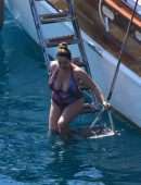 Kelly Brook Big Boobs in Swimsuit in Turkey