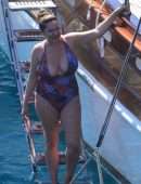 Kelly Brook Big Boobs in Swimsuit in Turkey