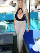 Lindsey Pelas at the Sapphire Topless Pool & Day Club Labor Day Weekend Poolside Bash
