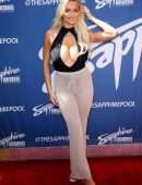 Lindsey Pelas at the Sapphire Topless Pool & Day Club Labor Day Weekend Poolside Bash