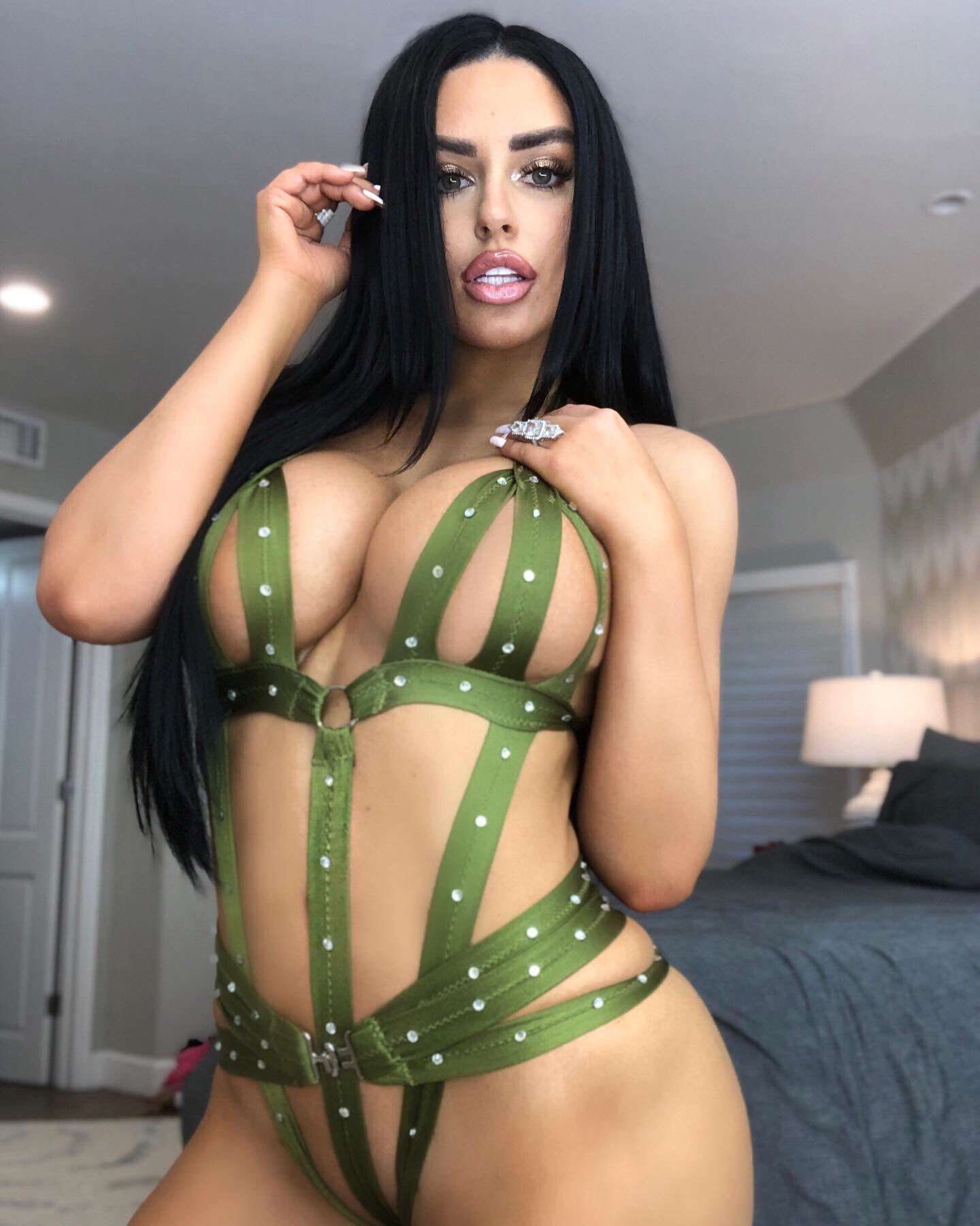 Abigail Ratchford Cleavage Photoshoot