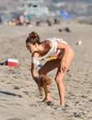 Alessandra Ambrosio Booty, Playing Beach Volleyball in Santa Monica