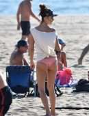 Alessandra Ambrosio Booty, Playing Beach Volleyball in Santa Monica