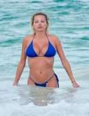Caroline Vreeland Booty in Bikini Malfunction at the Beach in Tulum
