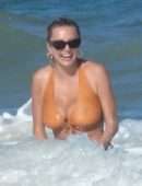 Caroline Vreeland Pokies in Wet Bikini at the Beach on Vacation in Tulum