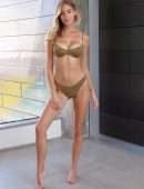 Elizabeth Turner in Bikini Photoshoot