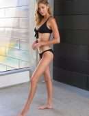 Elizabeth Turner in Bikini Photoshoot