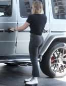Hilary Duff at a Gas Station in West Hollywood