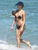 Isabeli Fontana in Bikini with Boyfriend Diego Ferrero at the Beach www.sawfirst.com