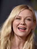 Kirsten Dunst at the Premiere of "El Camino: A Breaking Bad Movie" in Los Angeles