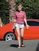 Kristen Stewart Leggy, Out in Los Angeles