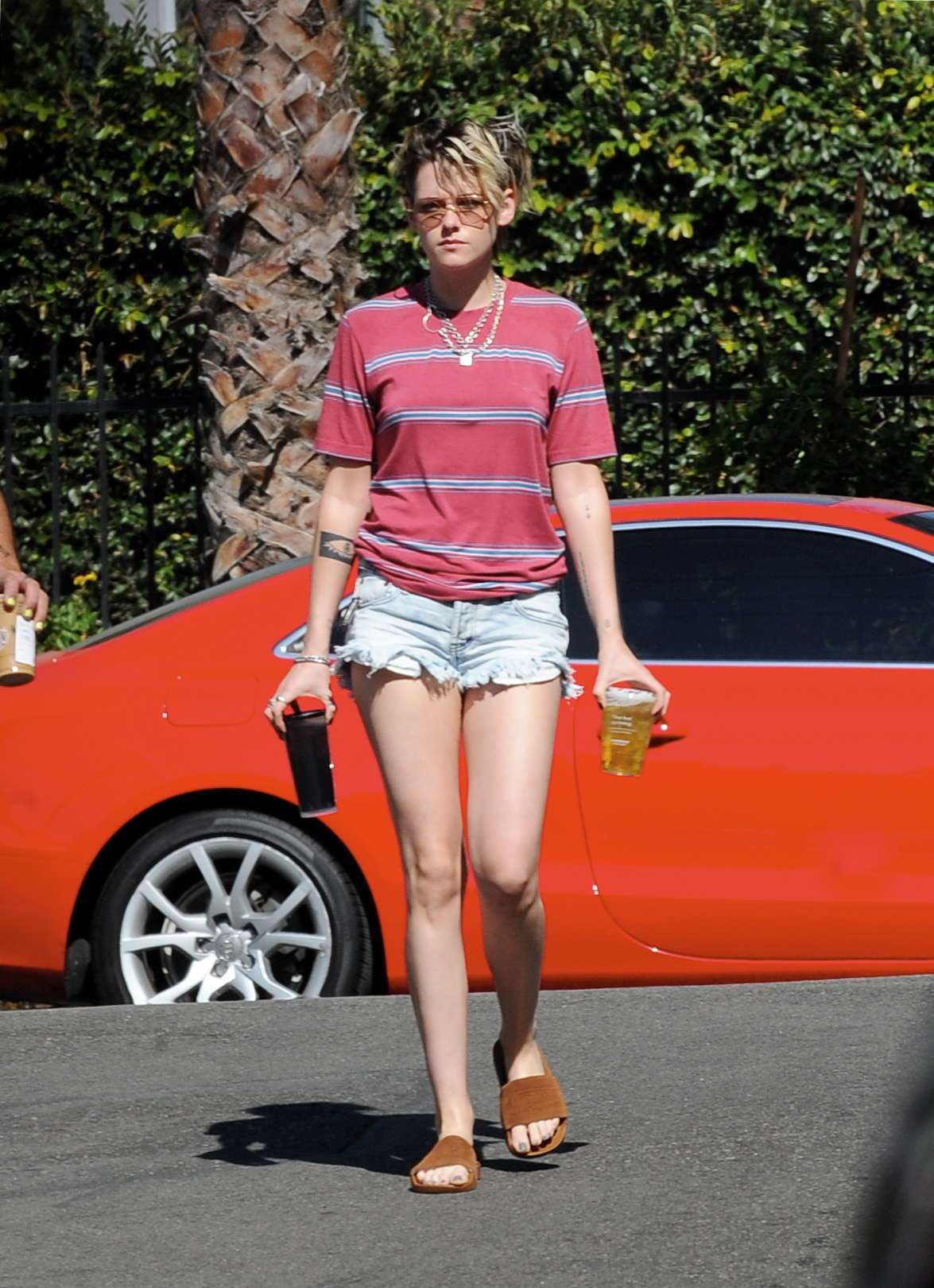 Kristen Stewart Leggy, Out in Los Angeles