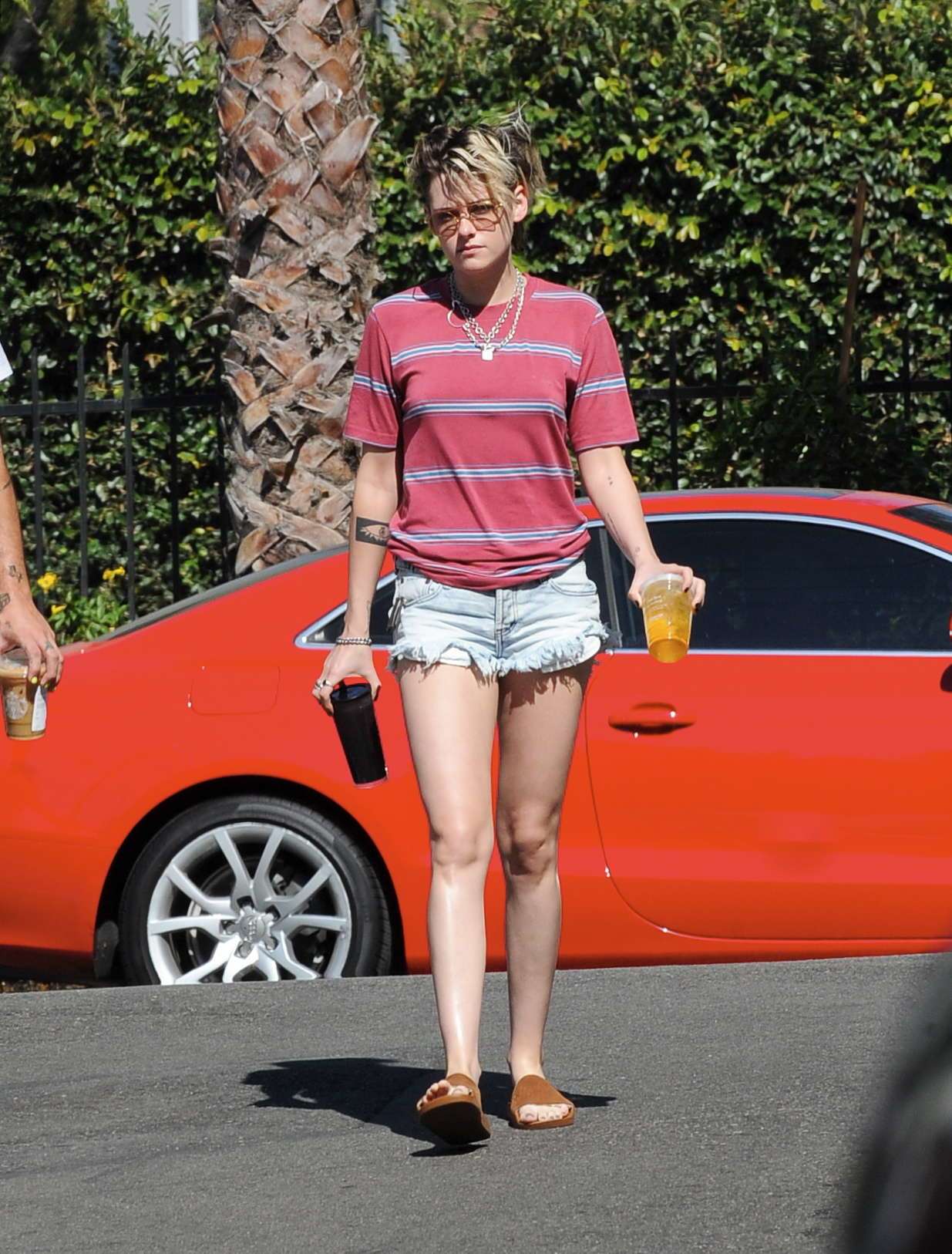 Kristen Stewart Leggy, Out in Los Angeles