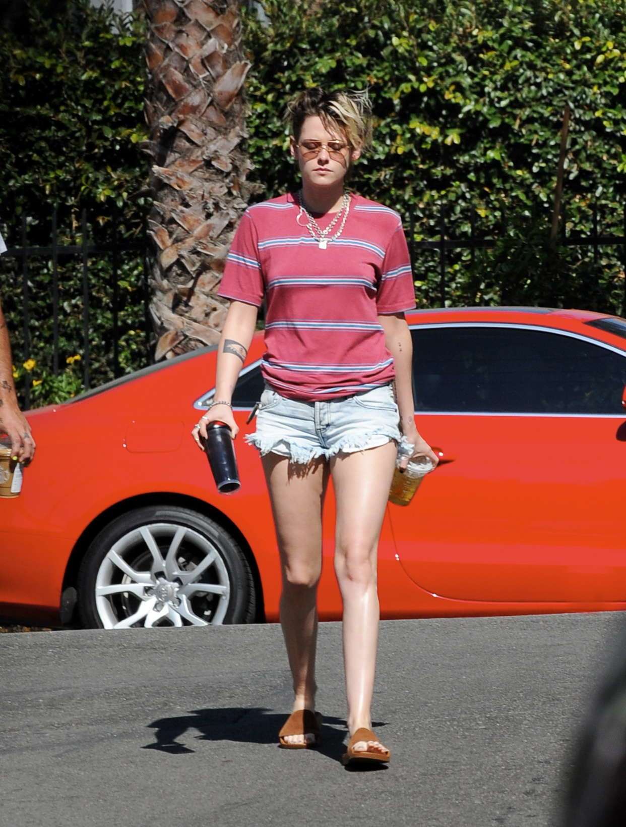 Kristen Stewart Leggy, Out in Los Angeles