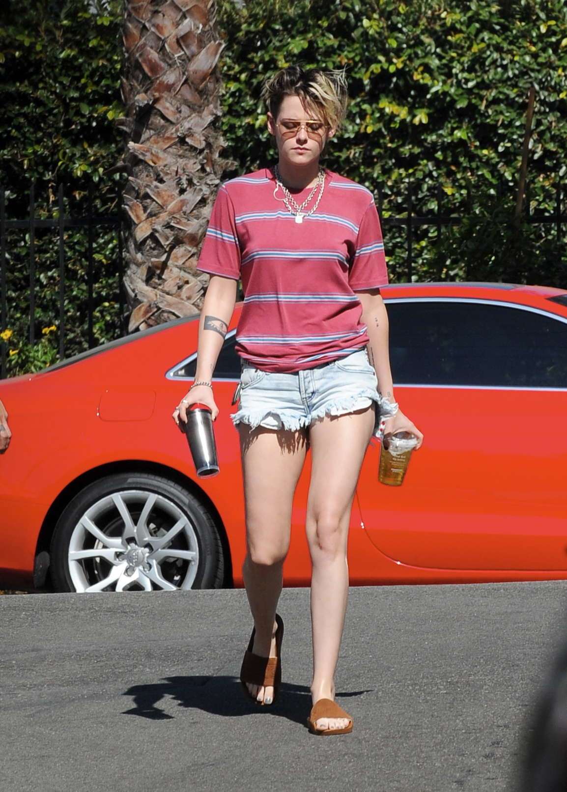 Kristen Stewart Leggy, Out in Los Angeles