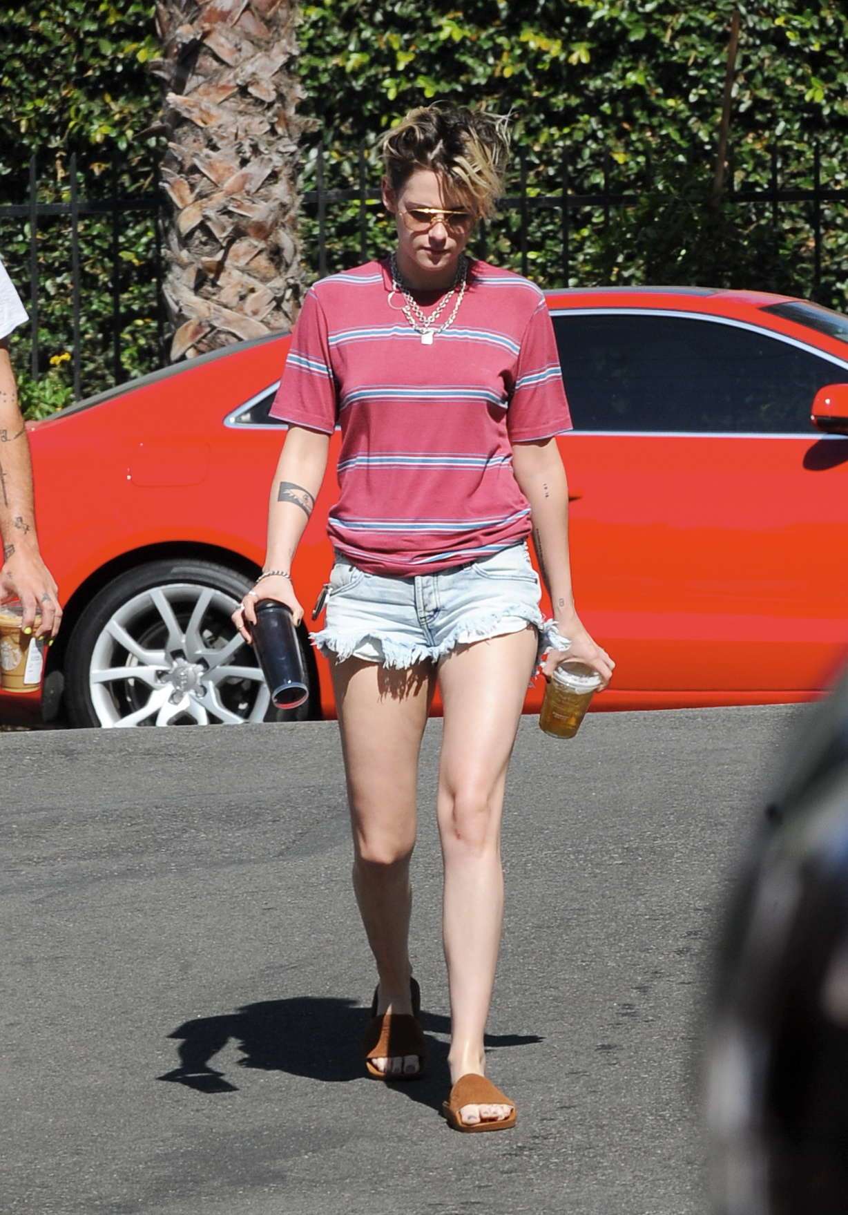Kristen Stewart Leggy, Out in Los Angeles