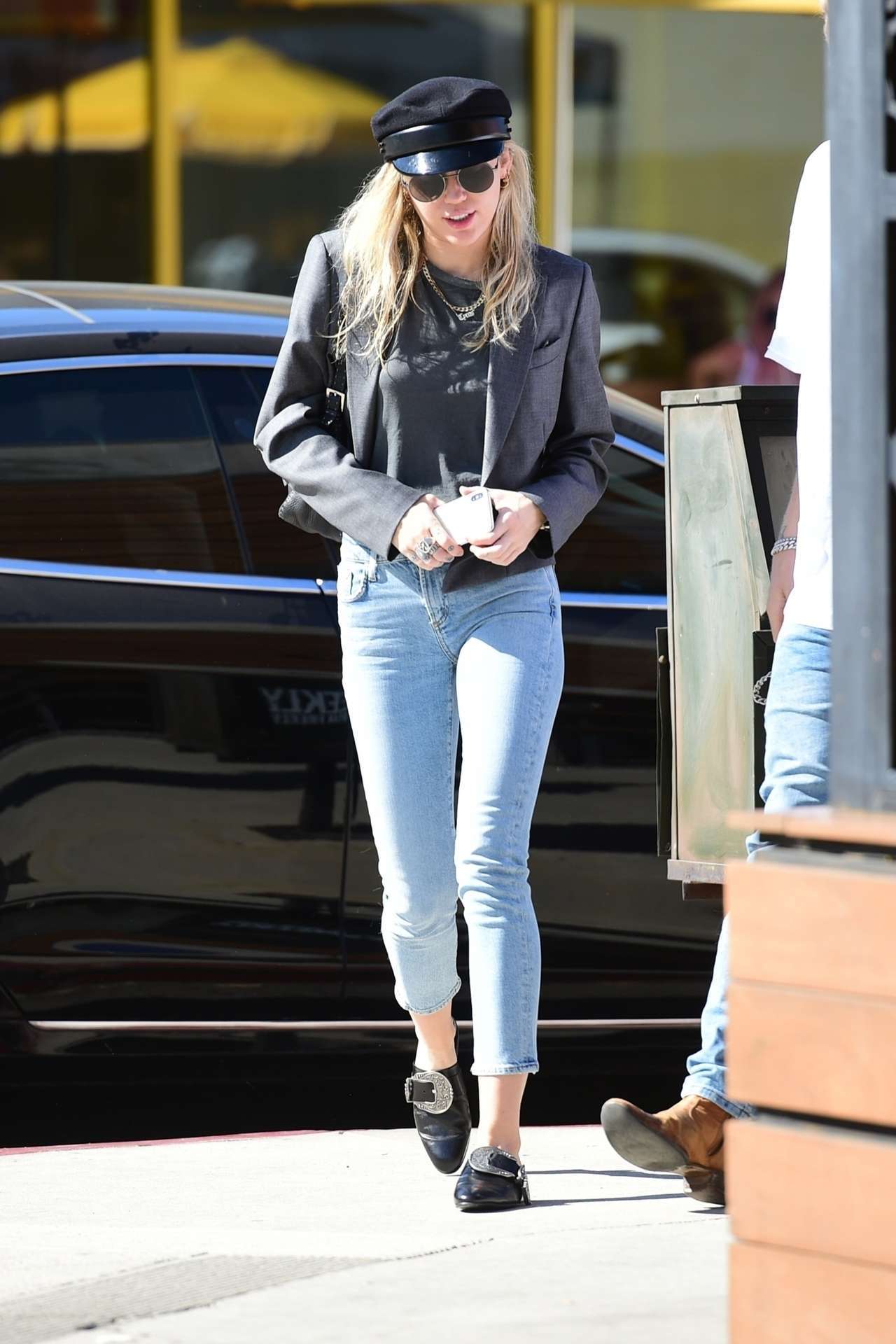 Miley Cyrus in Jeans, Out for Lunch in Los Angeles
