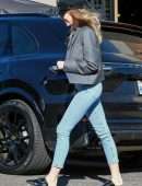 Miley Cyrus in Jeans, Out for Lunch in Los Angeles