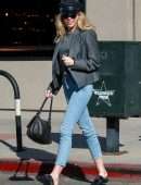 Miley Cyrus in Jeans, Out for Lunch in Los Angeles