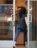 Ariel Winter Picks up her Dogs at a Salon in LA